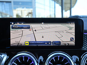 Mercedes-Benz GLB 200 AMG Line 10 navigation