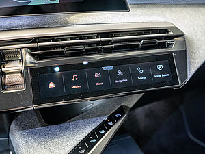 Peugeot 5008 GT HYBRID 145 e-DSC6 10 navigation