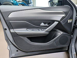 Peugeot 408 GT HYBRID 145 e-DSC6 58 navigation