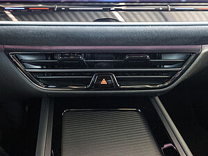 Volkswagen Passat R-Line 2.0 TDI 4M 15 navigation