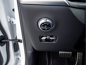 Mercedes-Benz GLC 300 e 4M Avantgarde Advanced Plus 18 navigation