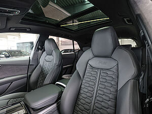 Audi RS Q8 SUV performance 32 navigation