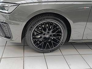 Audi A4 Avant S line 35 TFSI S tronic 5 navigation
