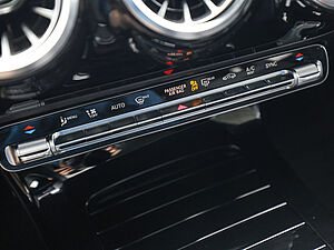 Mercedes-Benz CLA 200 SB d AMG Sport Premium 14 navigation