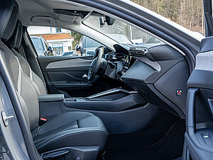 Peugeot 308 SW Allure HYBRID 145 e-DSC6 2 navigation