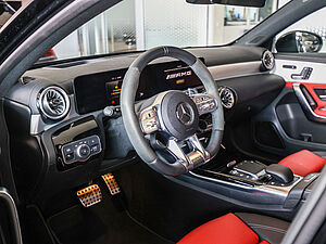 Mercedes-Benz A 35 AMG 4M 10 navigation