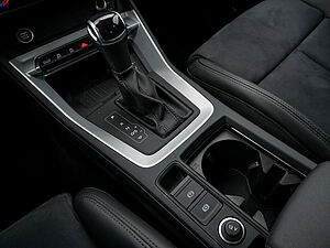 Audi Q3 S line 35 TDI quattro S tronic 13 navigation