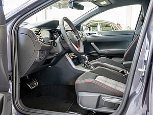 Volkswagen Polo GTI 2,0 l TSI DSG 27 navigation