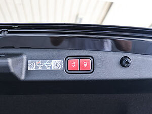 Mercedes-Benz E 53 AMG Hybrid 4M+ 34 navigation