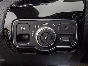 Mercedes-Benz CLA 250 e SB AMG 18 navigation