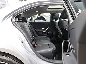 Mercedes-Benz A 250 e Limousine 4 navigation
