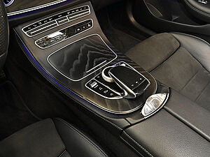 Mercedes-Benz E 200 Cabrio AMG Line 14 navigation
