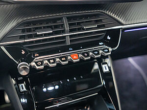 Peugeot 2008 GT BHDI130 Facelift 11 navigation