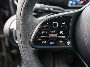 Mercedes-Benz A 250 e 27 navigation