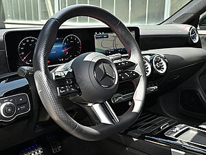 Mercedes-Benz CLA 250 SB 4M AMG Sport Premium 28 navigation