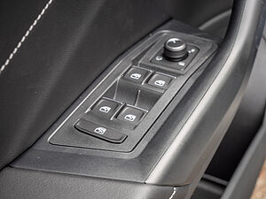 Volkswagen T-Roc 2.0 l TDI LED LM17 CARPLAY PRIVACY 19 navigation