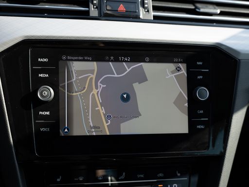 Volkswagen Passat Variant Business 2.0 TDI DSG AHK Absta 11