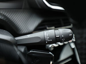 Peugeot 208 Neuer Allure PureTech 100 28 navigation