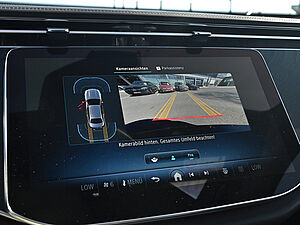 Mercedes-Benz E 200 AMG Line 12 navigation