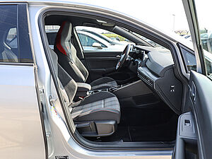 Volkswagen Golf VIII GTI DSG 2 navigation