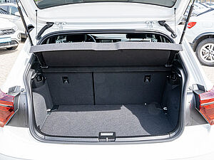 Volkswagen Polo R-Line 1,0 l TSI DSG 27 navigation