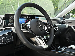 Mercedes-Benz CLA 180 Coupé Progressive Advanced 28 navigation