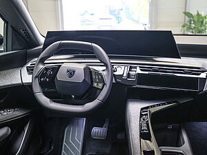 Peugeot 3008 Allure HYBRID 145 e-DSC6 8 navigation