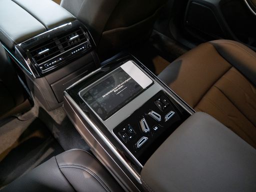 Audi A8 60 TFSI e quattro tiptronic TV Pano Matrix 8
