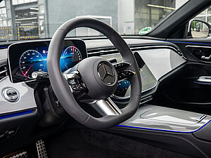 Mercedes-Benz E 300 e AMG Line 20 navigation