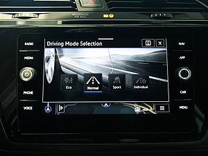 Volkswagen Touran Highline 2.0 TDI DSG 13 navigation