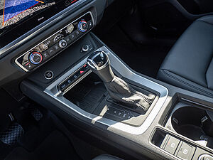 Audi Q3 35 TDI S line 14 navigation