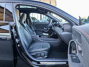 Mercedes-Benz CLA 200 Coupé AMG Line 2 navigation