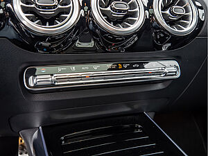 Mercedes-Benz B 250 e AMG Sport Premium Plus 12 navigation