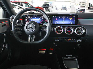 Mercedes-Benz A 250 4M AMG Sport Advanced Plus 9 navigation