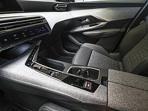 Peugeot 5008 Allure HYBRID 145 e-DSC6 19 navigation