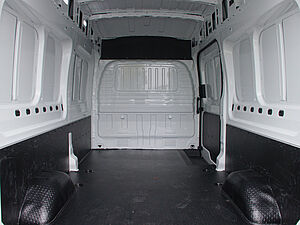 Maxus eDELIVER 9 KA L3H3 72 kWh 33 navigation