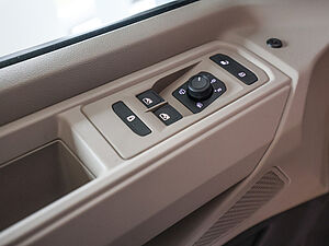 Volkswagen T7 California 2.0 TDI Beach Camper 35 navigation