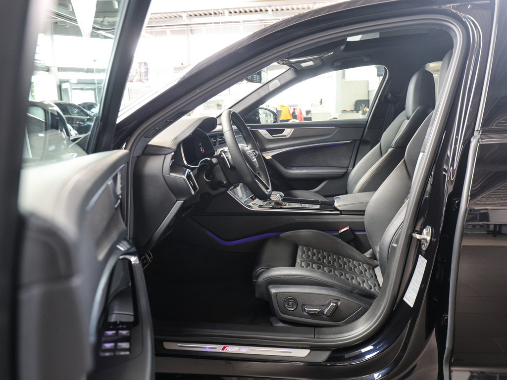 Bild 10 - RS6 Avant quattro Keramik 305 kmh performance Paket