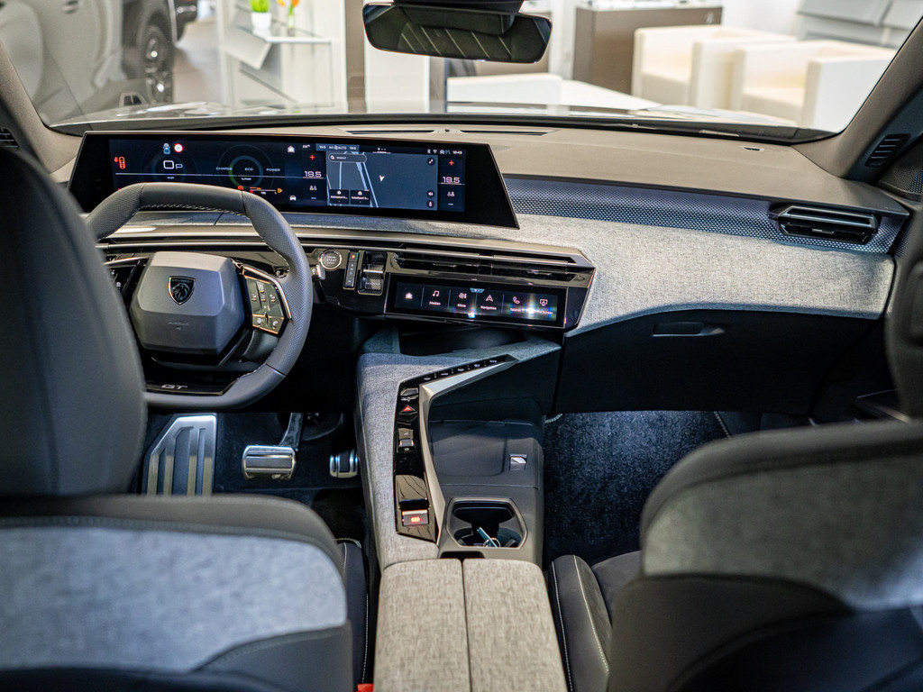 Bild 6 - 5008 GT HYBRID 145 e-DSC6