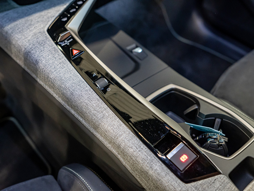 Bild 12 - 5008 GT HYBRID 145 e-DSC6