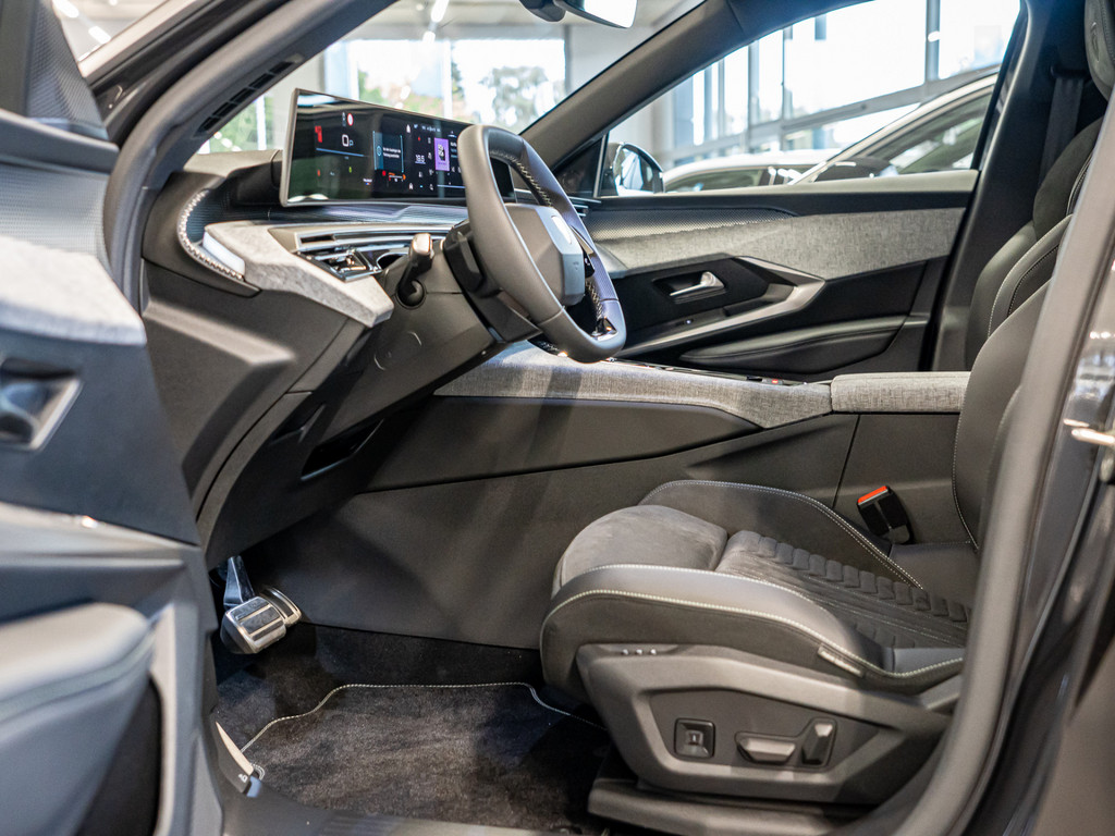 Bild 19 - 5008 GT HYBRID 145 e-DSC6