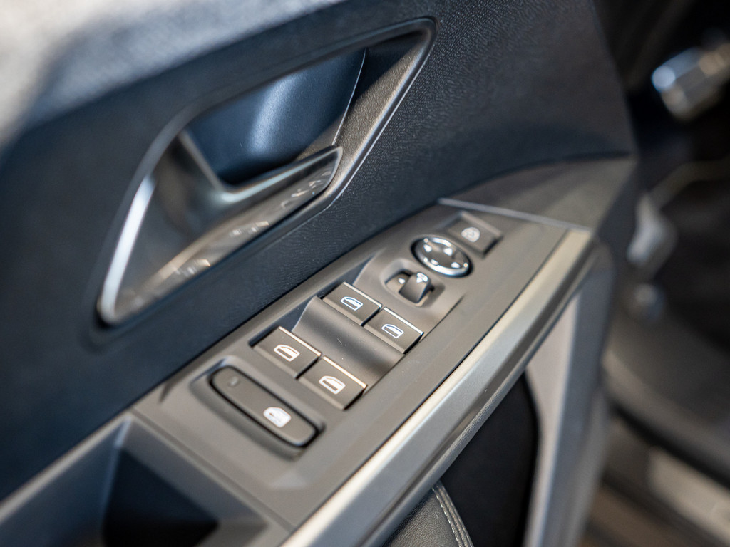 Bild 20 - 5008 GT HYBRID 145 e-DSC6