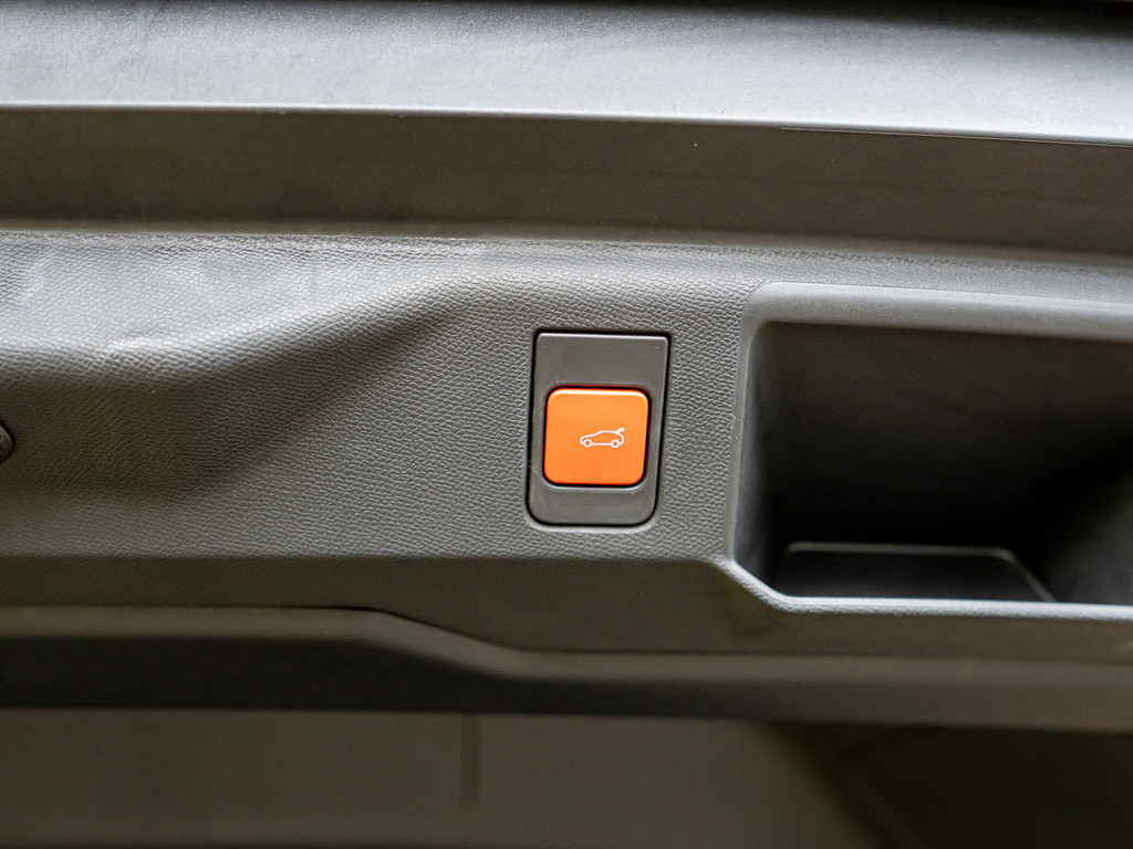 Bild 24 - 5008 GT HYBRID 145 e-DSC6