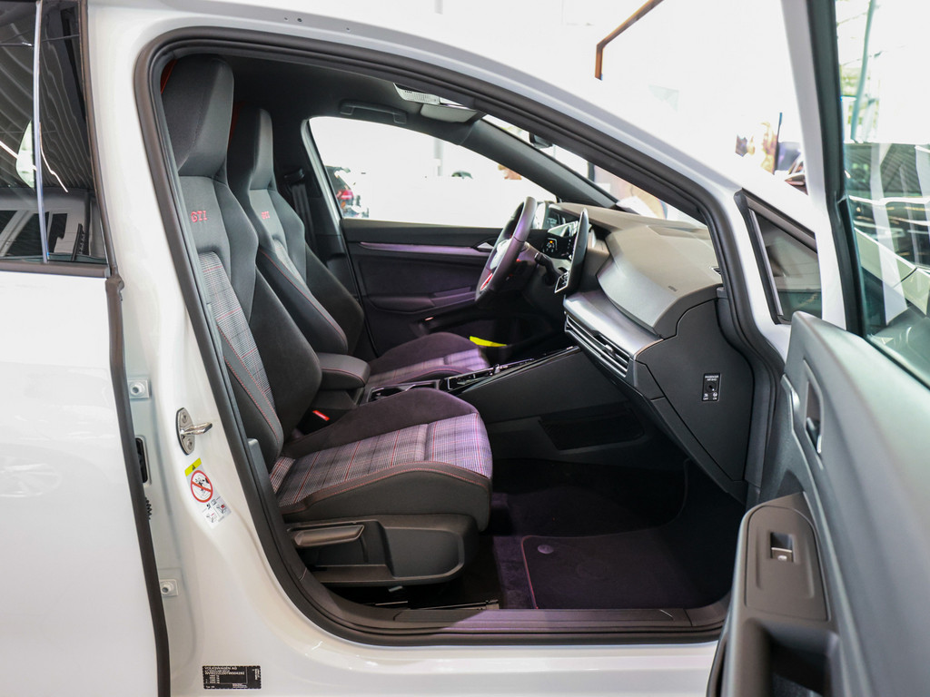 Bild 2 - Golf GTI 2.0 TSI DSG