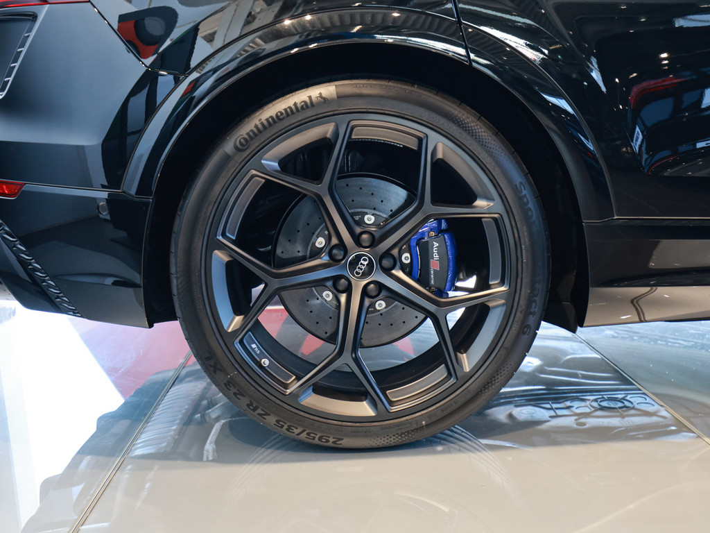 Bild 5 - RS Q8 SUV performance