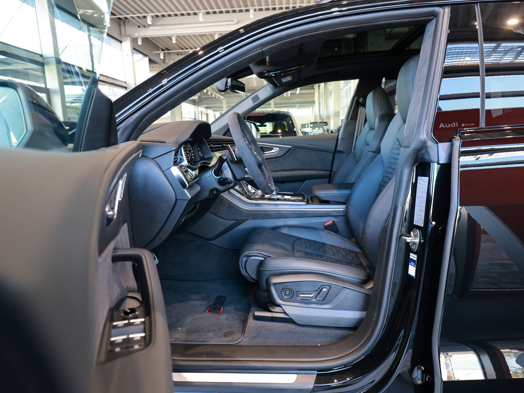 Bild 9 - RS Q8 SUV performance