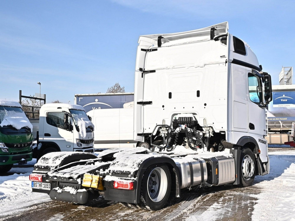 Bild 3 - Actros 1851 LSnRL 4x2 LowLiner höhenverst Sattelkupplung