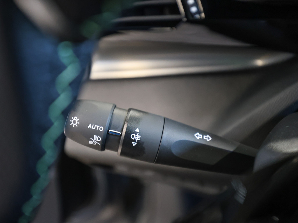 Bild 24 - 308 SW GT EXCLUSIVE HYBRID 145 e-DSC6