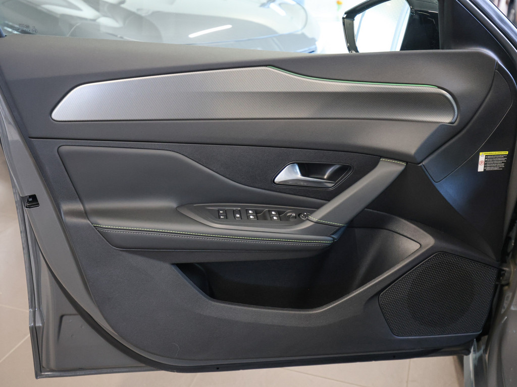 Bild 27 - 308 SW GT EXCLUSIVE HYBRID 145 e-DSC6
