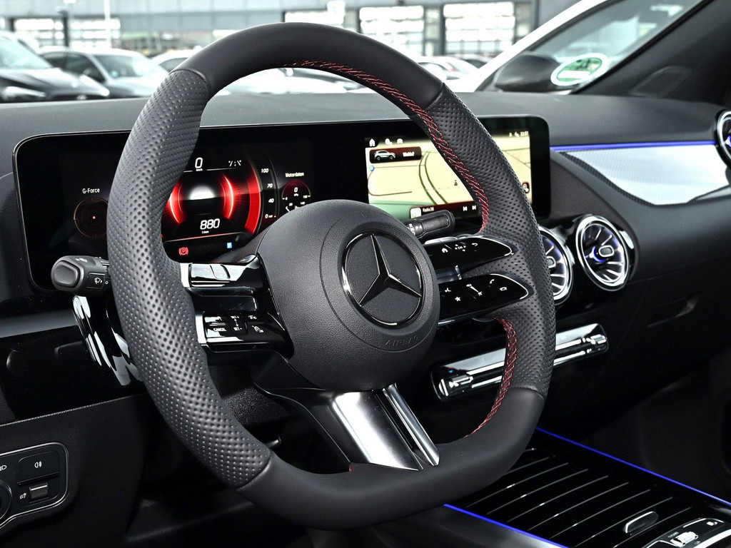 Bild 24 - GLA 180 AMG Line